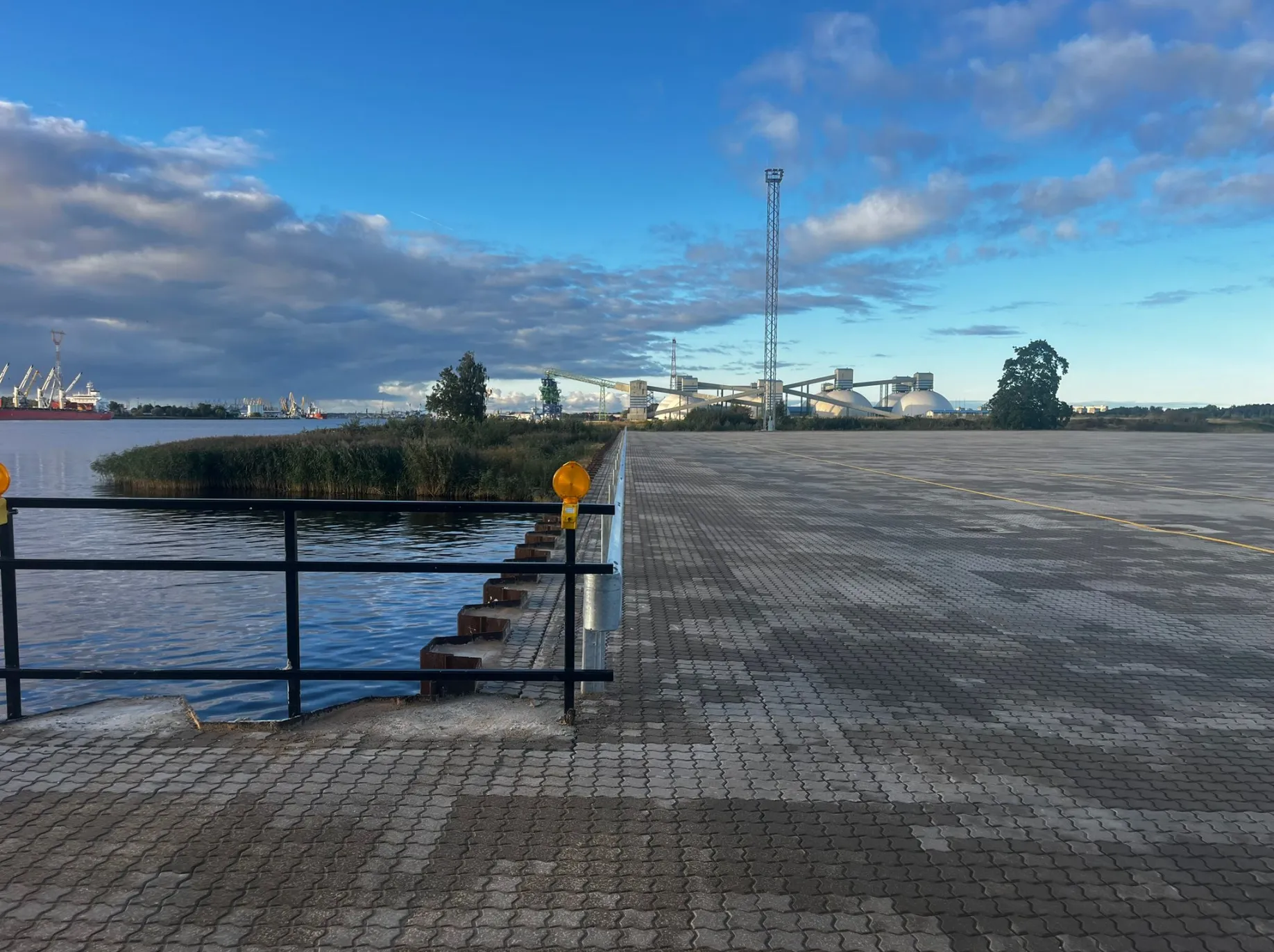 Esošā konteineru laukuma rekonstrukcija Jaunais laukums konteineru glabāšanai Rīgā, Kundziņsala, Rīgas brīvostas teritorija