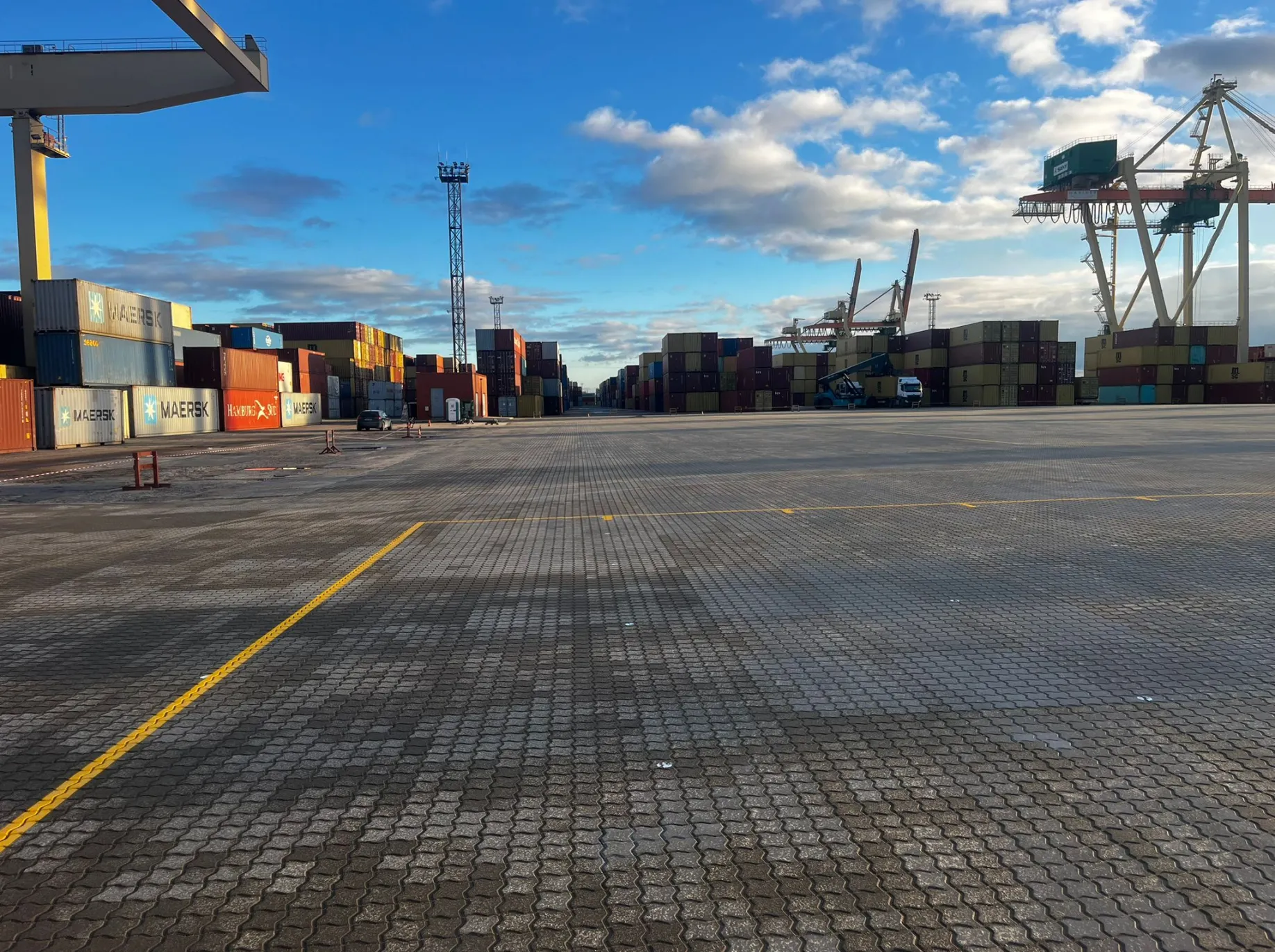 Esošā konteineru laukuma rekonstrukcija Jaunais laukums konteineru glabāšanai Rīgā, Kundziņsala, Rīgas brīvostas teritorija