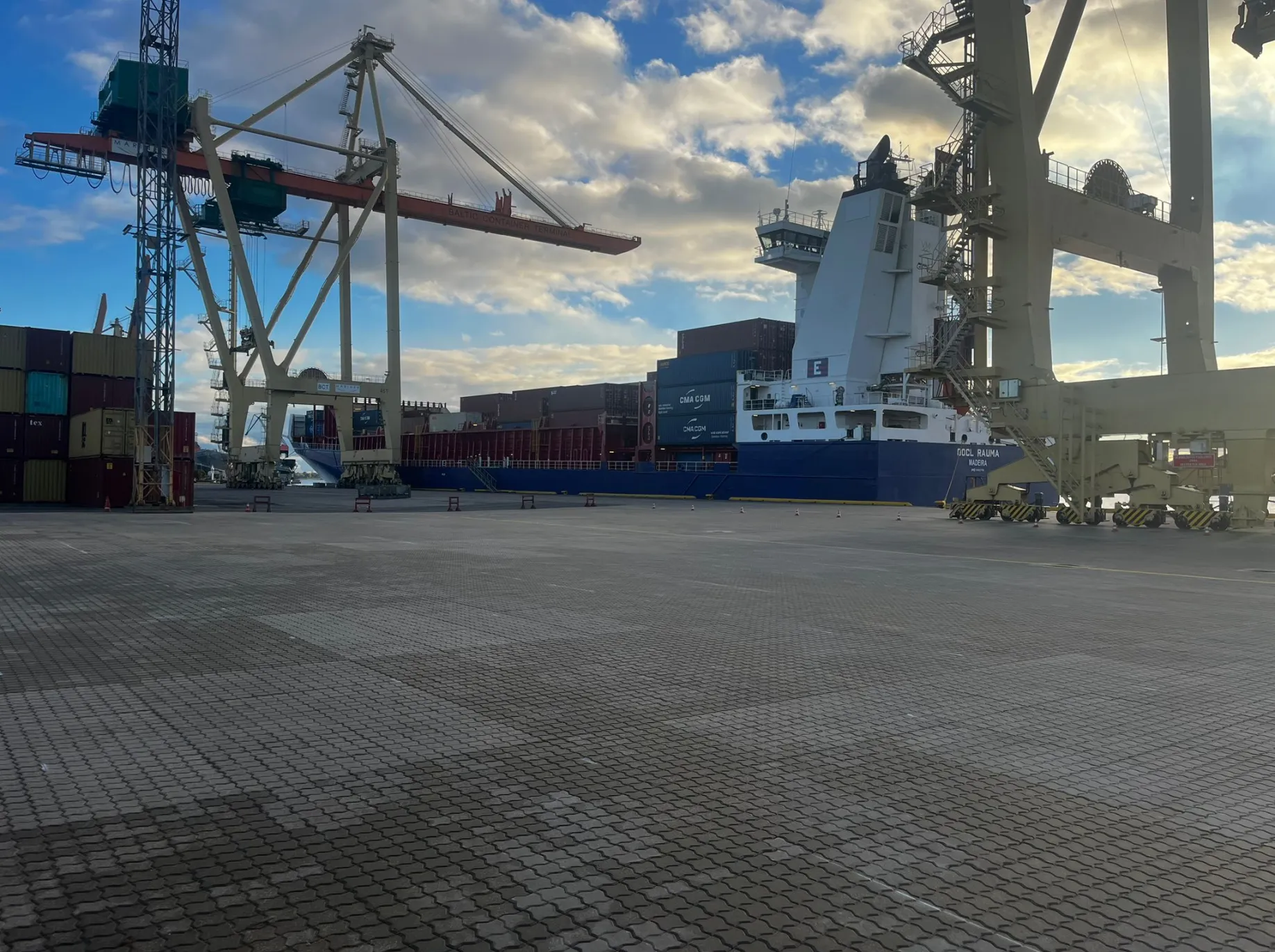 Esošā konteineru laukuma rekonstrukcija Jaunais laukums konteineru glabāšanai Rīgā, Kundziņsala, Rīgas brīvostas teritorija