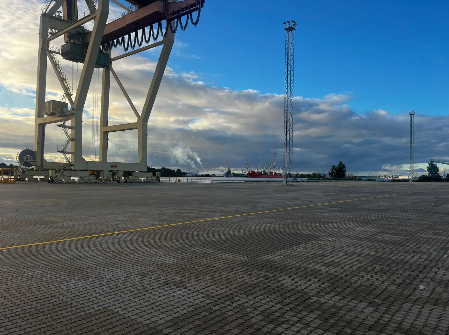 Esošā konteineru laukuma rekonstrukcija Jaunais laukums konteineru glabāšanai Rīgā, Kundziņsala, Rīgas brīvostas teritorija