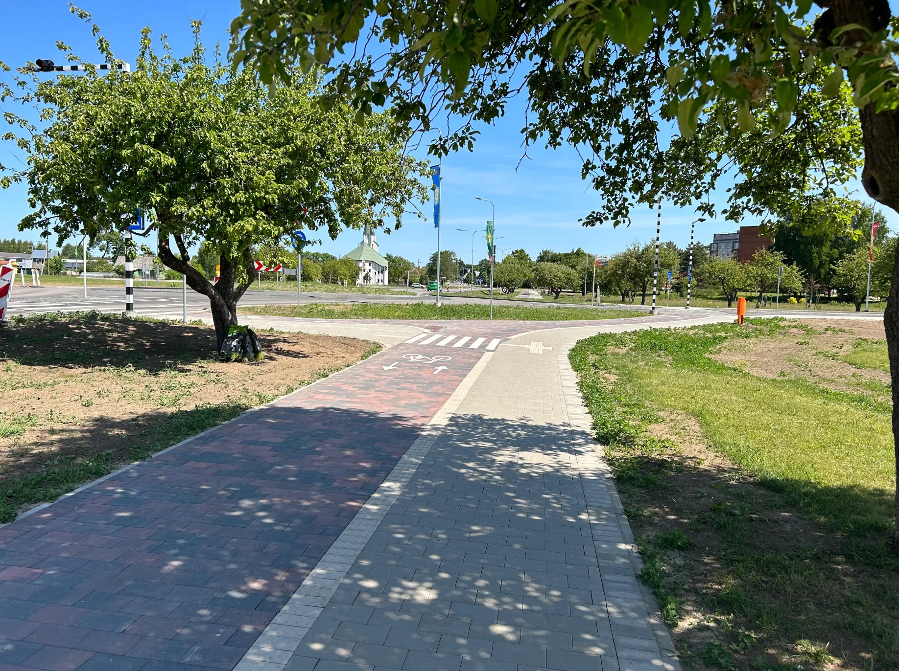 Seguma atjaunošana Rīgas ielā, Salaspilī un rotācijas apļa izbūvi Rīgas ielas krustojumā ar Zvaigžņu ielu un Zvaigžņu ielas posma būvniecību no Rīgas ielas līdz Lauku ielas rotācijas aplim