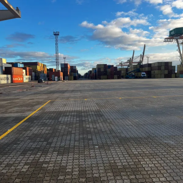Esošā konteineru laukuma rekonstrukcija Jaunais laukums konteineru glabāšanai Rīgā, Kundziņsala, Rīgas brīvostas teritorija